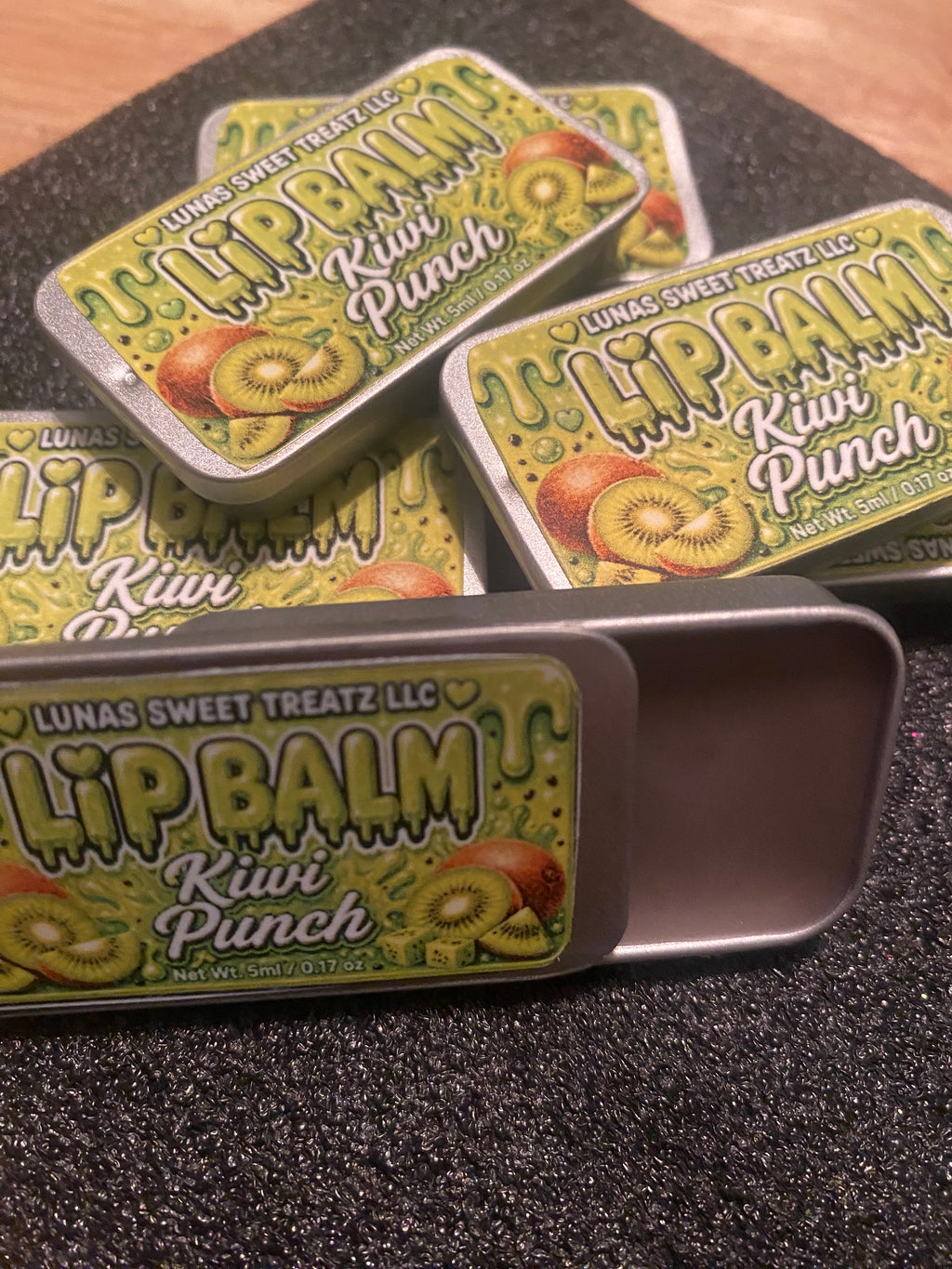 Lip balm tin