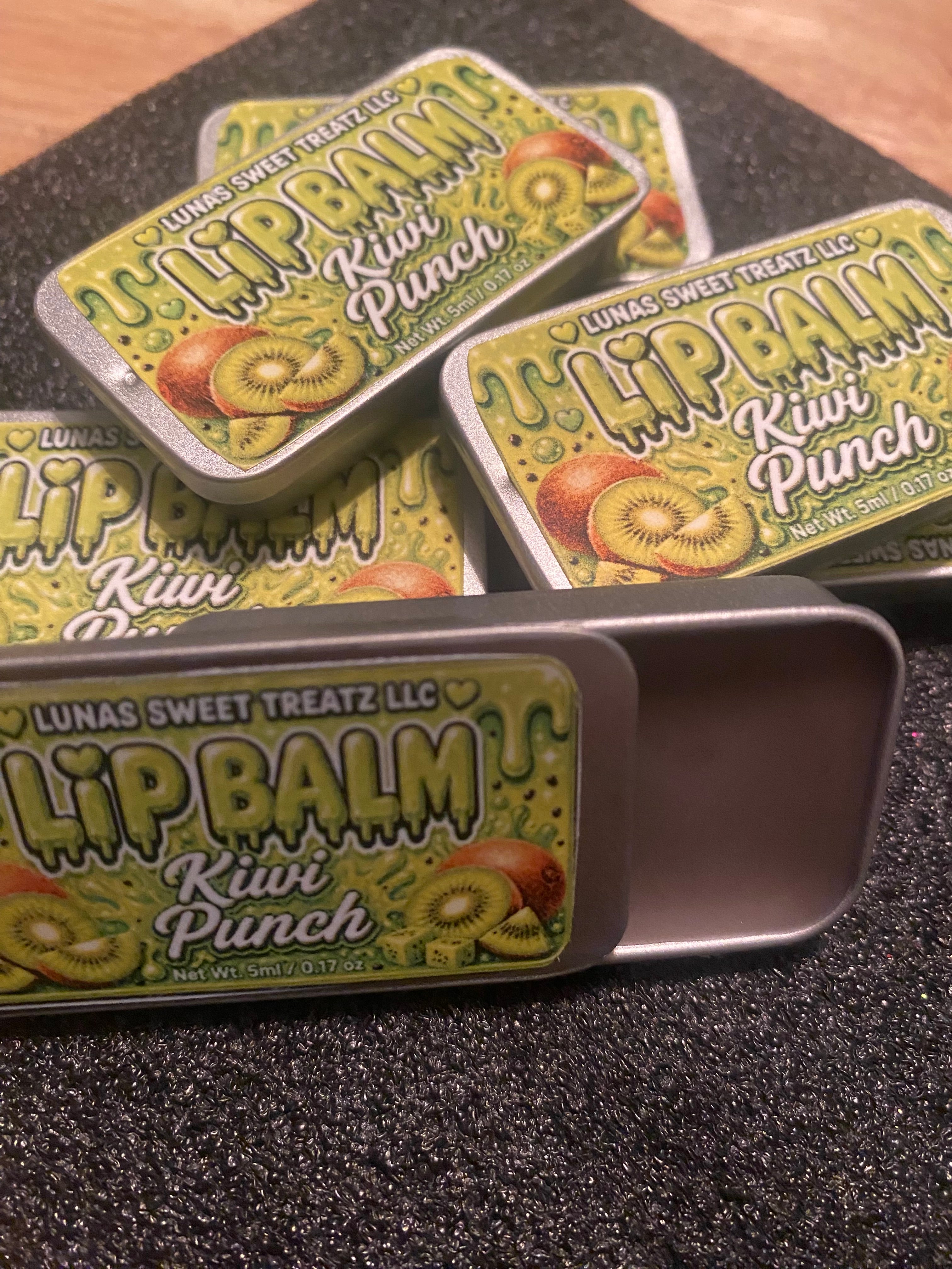 Lip balm tin