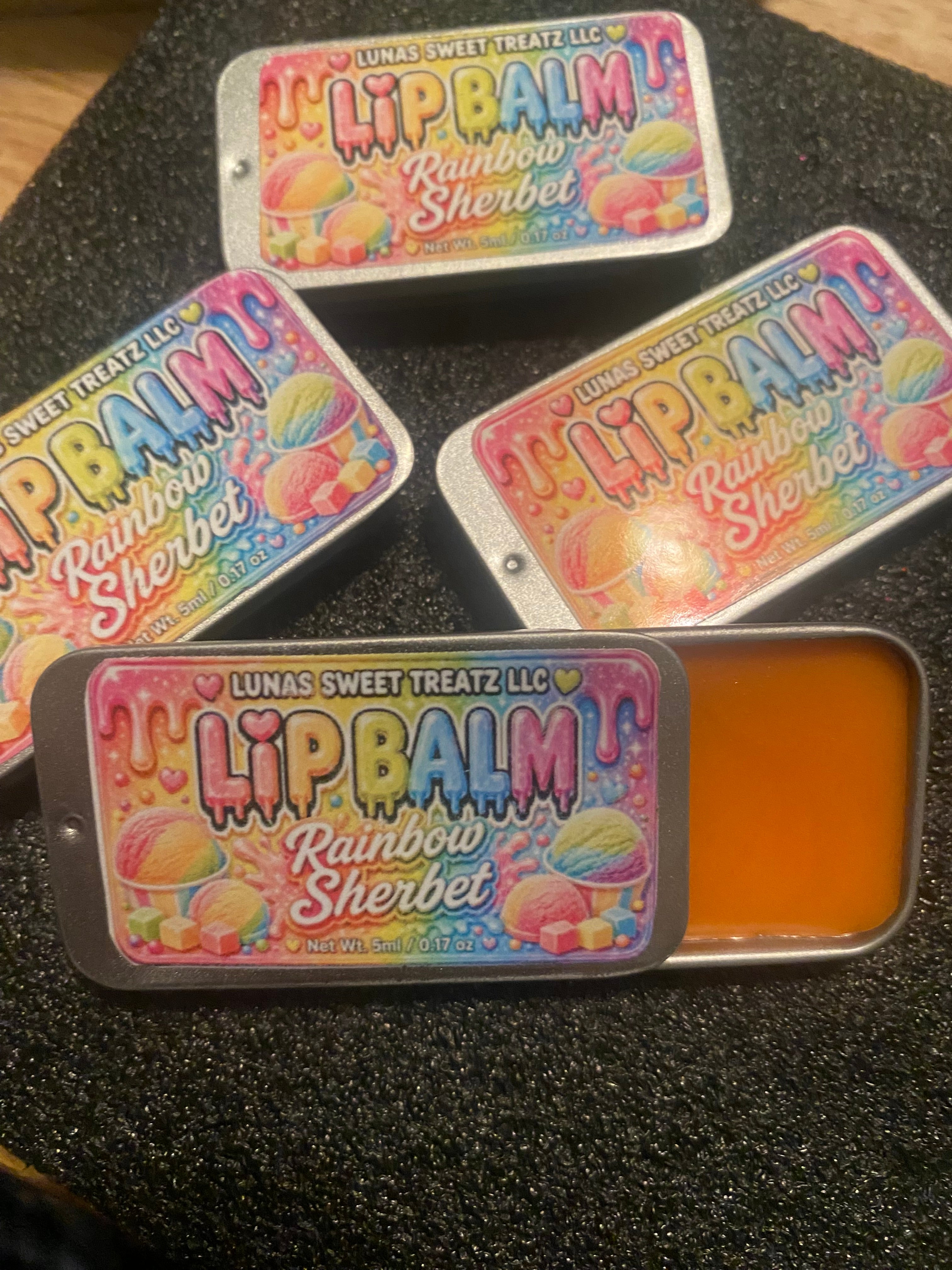 Lip balm tin