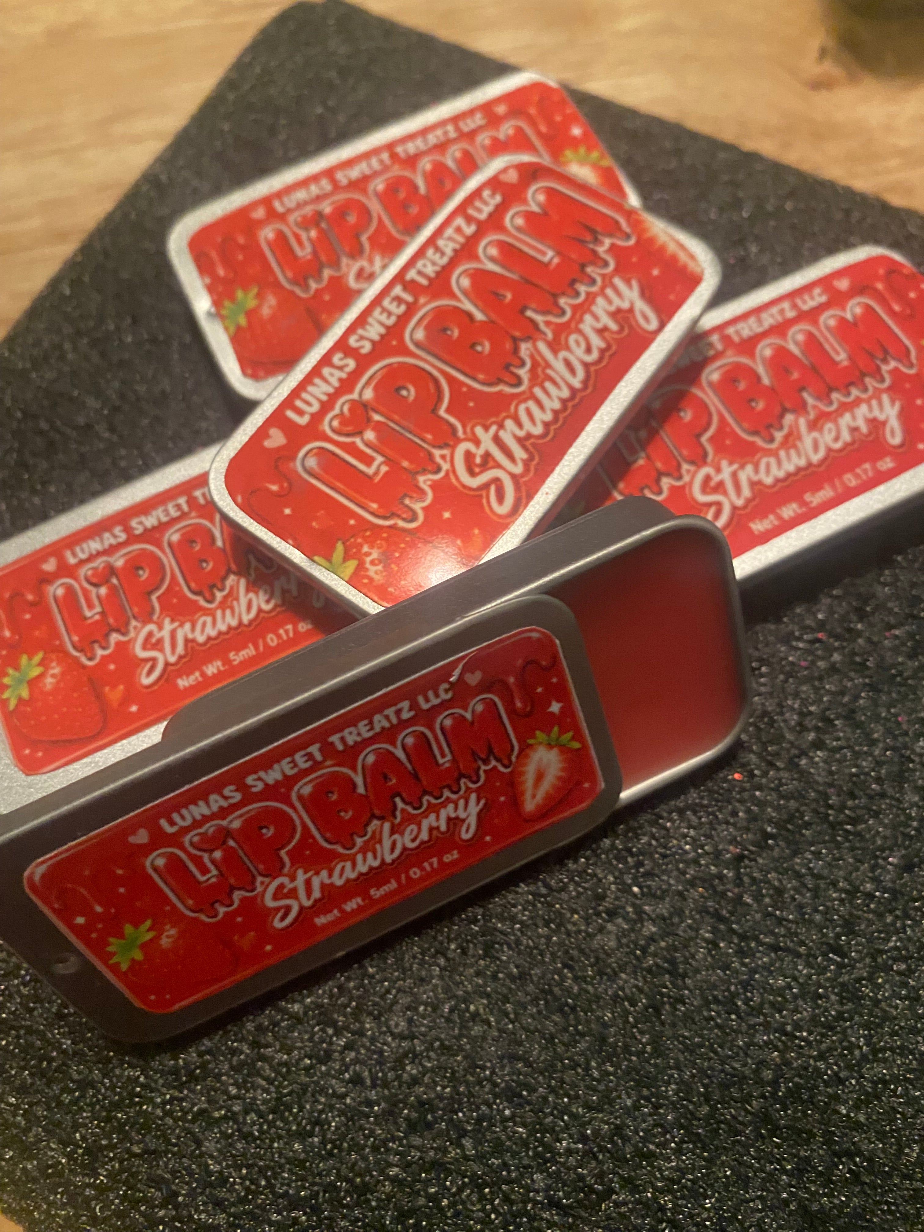 Lip balm tin